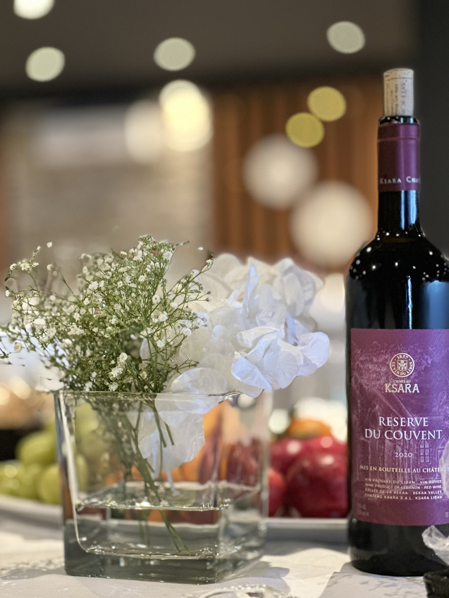 Bouteille Château KSARA et décor floral
